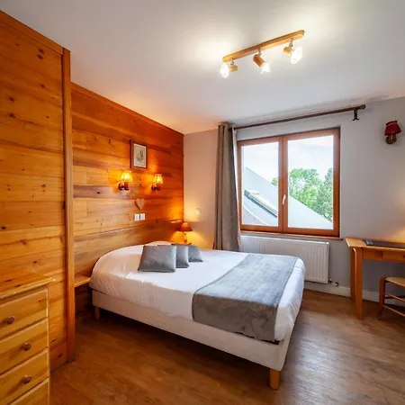 Des Montauds Hotel
