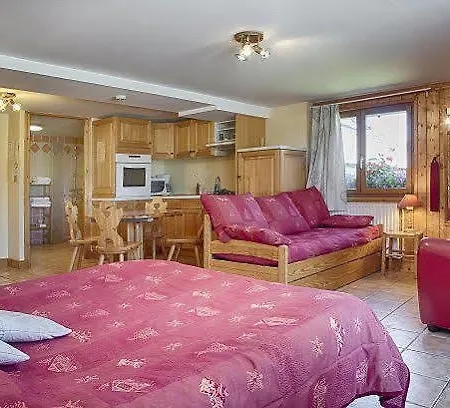 Des Montauds Hotel
