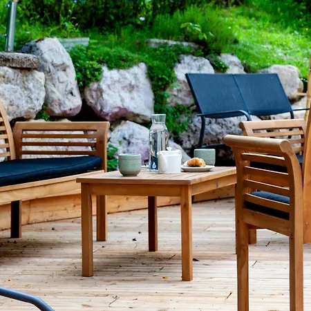 Des Montauds - & Restaurant Hotell