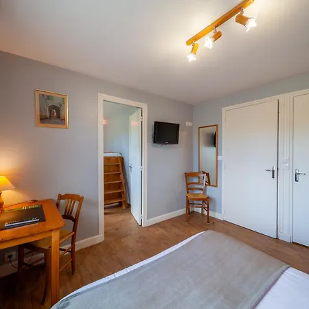 Des Montauds - & Restaurant Hotel 2*