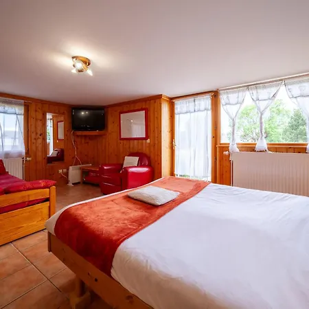 Des Montauds - & Restaurant Hotell Villard-de-Lans