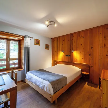 Des Montauds - & Restaurant Hotell