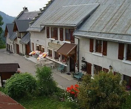 Des Montauds - & Restaurant Hotel